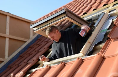 Pose de fenêtres de toit Velux à Sequedin